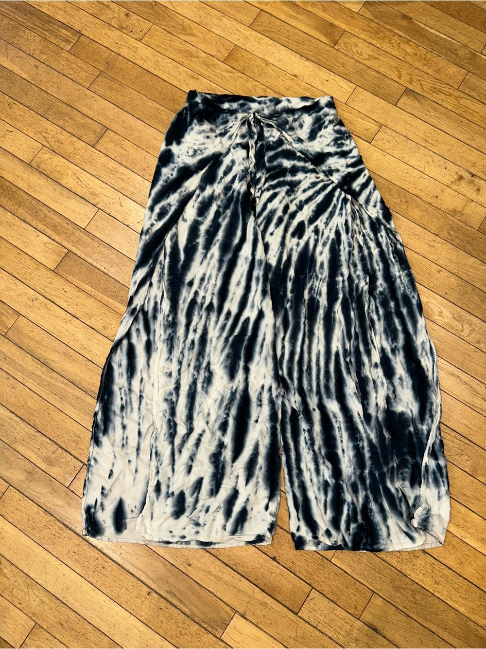 Woman’s Young Fabulous & Broke tie dye pants bottoms open front